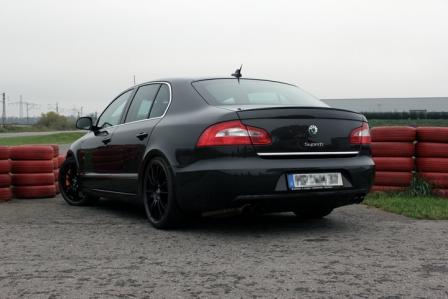 Škoda Superb 3,2 V6 Turbo Rothe